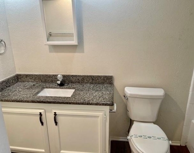 4020 Blue Flag Lane - Photo Thumbnail 15