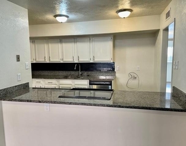 4020 Blue Flag Lane - Photo Thumbnail 8