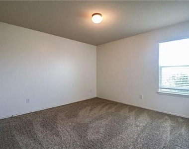 2324 Cavalry Drive - Photo Thumbnail 18