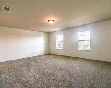 2324 Cavalry Drive - Photo Thumbnail 20