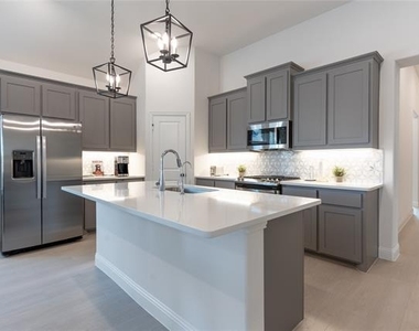5200 Woodway Drive - Photo Thumbnail 2