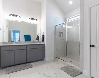 5200 Woodway Drive - Photo Thumbnail 17