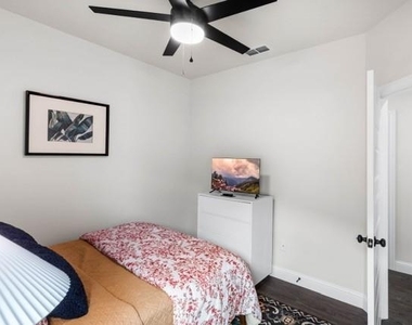 7627 Hudson Way - Photo Thumbnail 1
