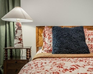 7627 Hudson Way - Photo Thumbnail 16