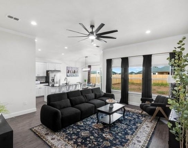 7627 Hudson Way - Photo Thumbnail 5