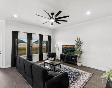 7627 Hudson Way - Photo Thumbnail 6