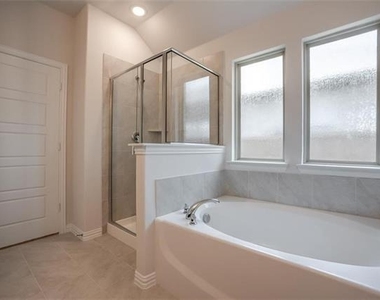 1829 Meadow Trail Lane - Photo Thumbnail 8