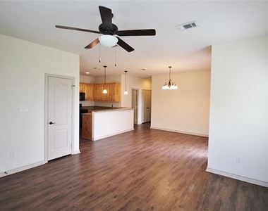 112 Bridle Court - Photo Thumbnail 3