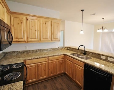 112 Bridle Court - Photo Thumbnail 10