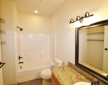112 Bridle Court - Photo Thumbnail 13
