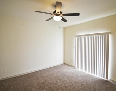 112 Bridle Court - Photo Thumbnail 11