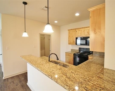 112 Bridle Court - Photo Thumbnail 8