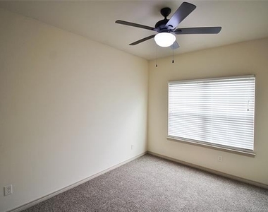112 Bridle Court - Photo Thumbnail 15