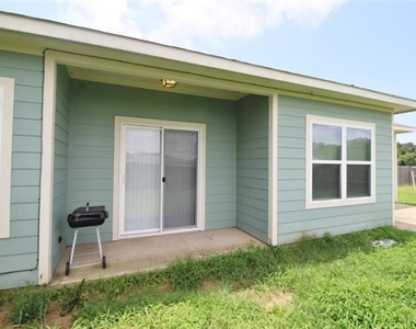 112 Bridle Court - Photo Thumbnail 21