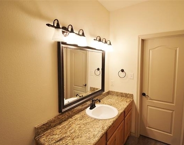 112 Bridle Court - Photo Thumbnail 14