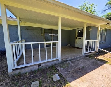 209 E Eller Avenue - Photo Thumbnail 19