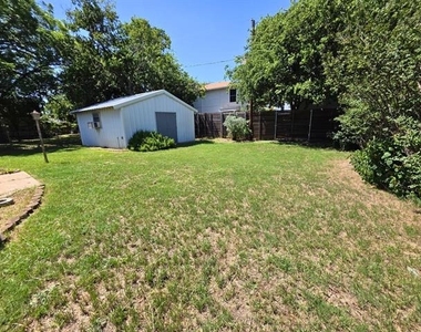 209 E Eller Avenue - Photo Thumbnail 20