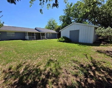 209 E Eller Avenue - Photo Thumbnail 21