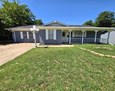 209 E Eller Avenue - Photo Thumbnail 23