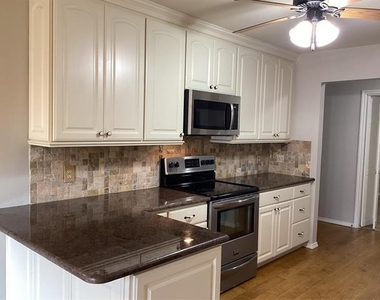 2841 Southridge Drive - Photo Thumbnail 8