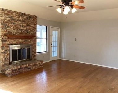 2841 Southridge Drive - Photo Thumbnail 10