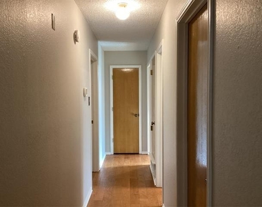 2841 Southridge Drive - Photo Thumbnail 24