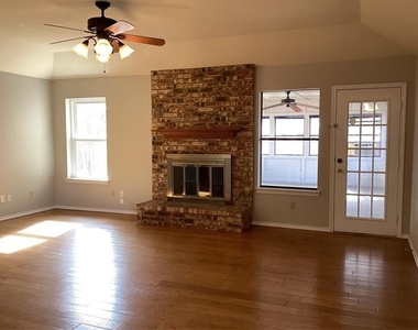 2841 Southridge Drive - Photo Thumbnail 9