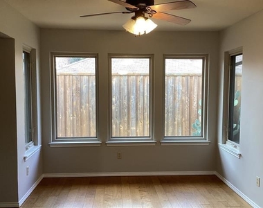 2841 Southridge Drive - Photo Thumbnail 6