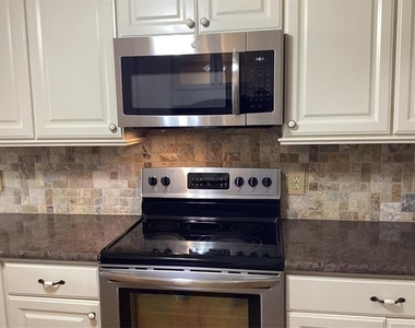 2841 Southridge Drive - Photo Thumbnail 4