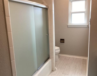 2841 Southridge Drive - Photo Thumbnail 23