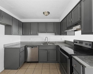4921 Miller Avenue - Photo Thumbnail 4