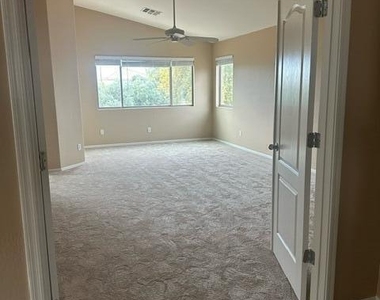 3118 S 95th Lane - Photo Thumbnail 7