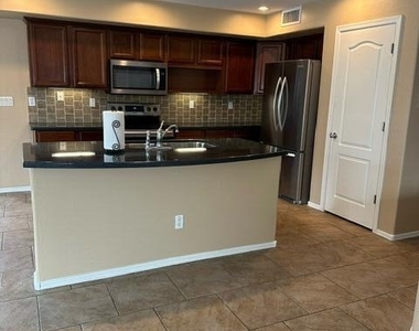 3118 S 95th Lane - Photo Thumbnail 5