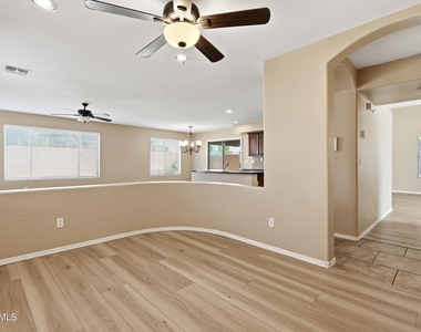 3118 S 95th Lane - Photo Thumbnail 9