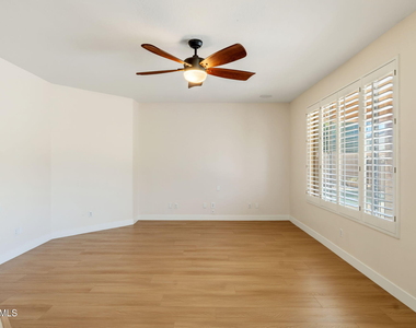 29424 N 49th Street - Photo Thumbnail 15
