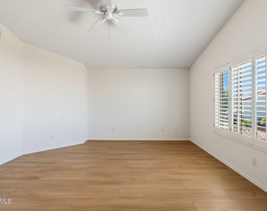 29424 N 49th Street - Photo Thumbnail 32