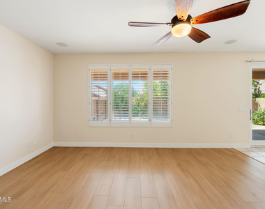 29424 N 49th Street - Photo Thumbnail 14