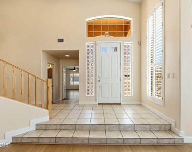 29424 N 49th Street - Photo Thumbnail 4