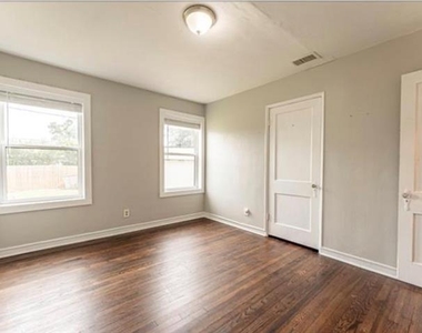 4920 W University Boulevard - Photo Thumbnail 11