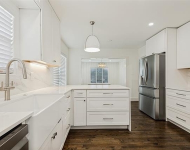 4425 Emerson Avenue - Photo Thumbnail 13