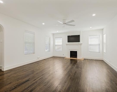 4425 Emerson Avenue - Photo Thumbnail 5