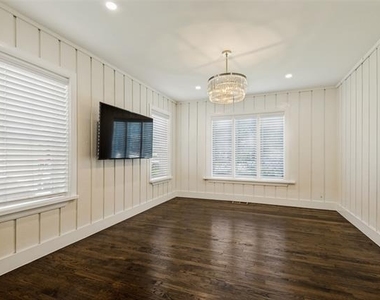 4425 Emerson Avenue - Photo Thumbnail 6