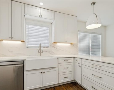 4425 Emerson Avenue - Photo Thumbnail 11