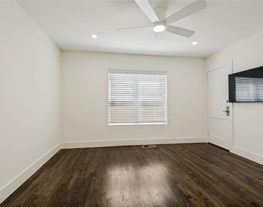 4425 Emerson Avenue - Photo Thumbnail 16