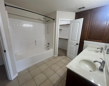 801 Big Water Trail - Photo Thumbnail 15