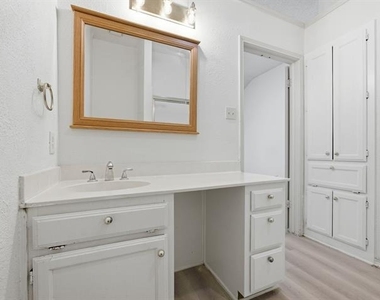 2103 Overview Lane - Photo Thumbnail 16