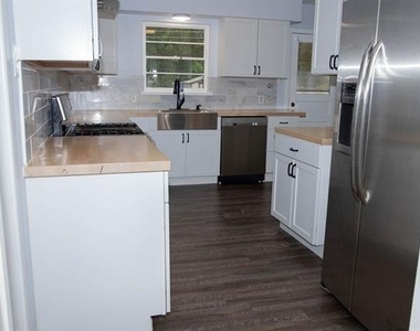 10028 San Lorenzo Avenue - Photo Thumbnail 7