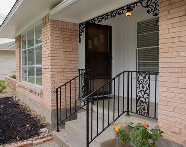 10028 San Lorenzo Avenue - Photo Thumbnail 2