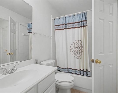 11108 Premier Drive - Photo Thumbnail 10