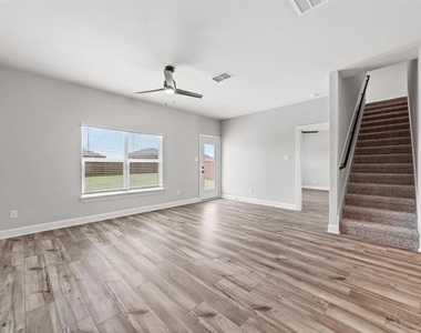 1905 Mckee Court - Photo Thumbnail 10